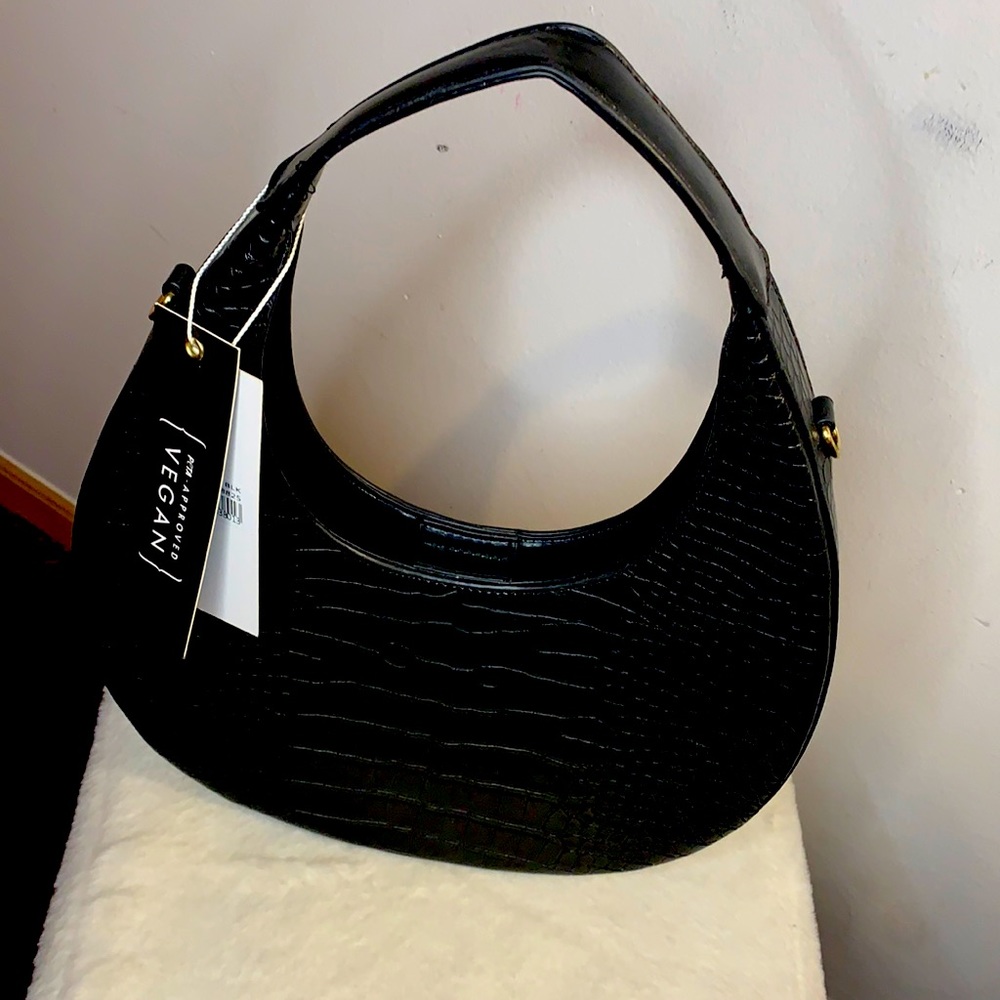 Women Black leather shoulder bag